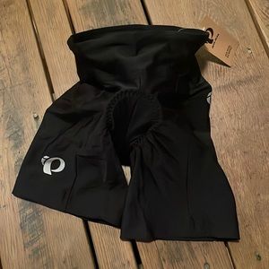 Pearl Izumi escape quest short. Black, NWT